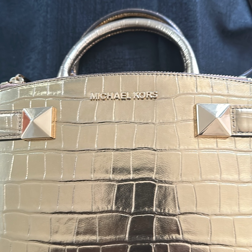 Women’s Handbag - Picture 3 of 10